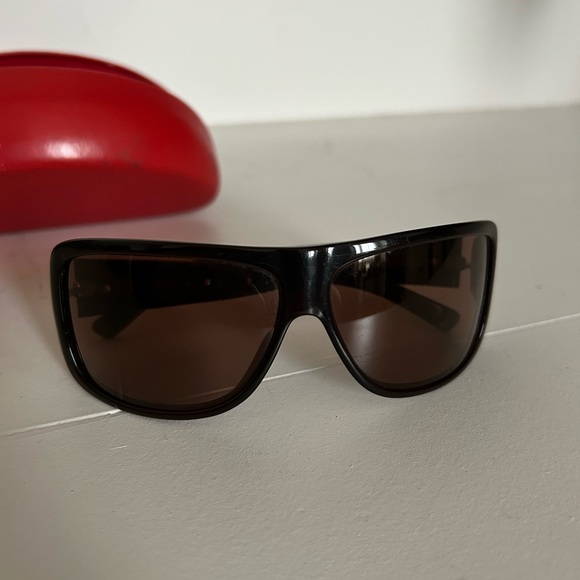 Valentino Black Sunglasses - Picture 3 of 4